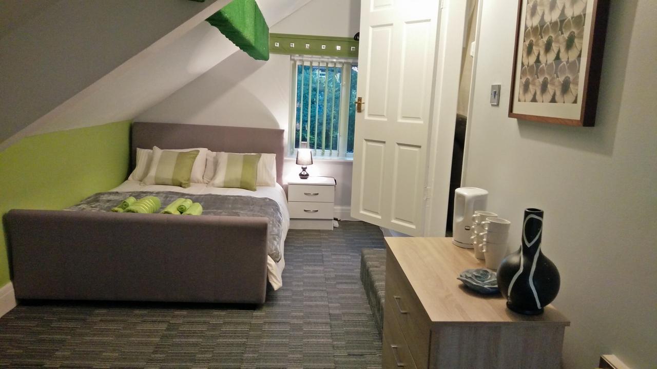Old Trafford Guest House Sale Exteriör bild