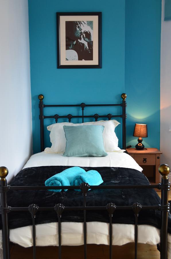 Old Trafford Guest House Sale Exteriör bild