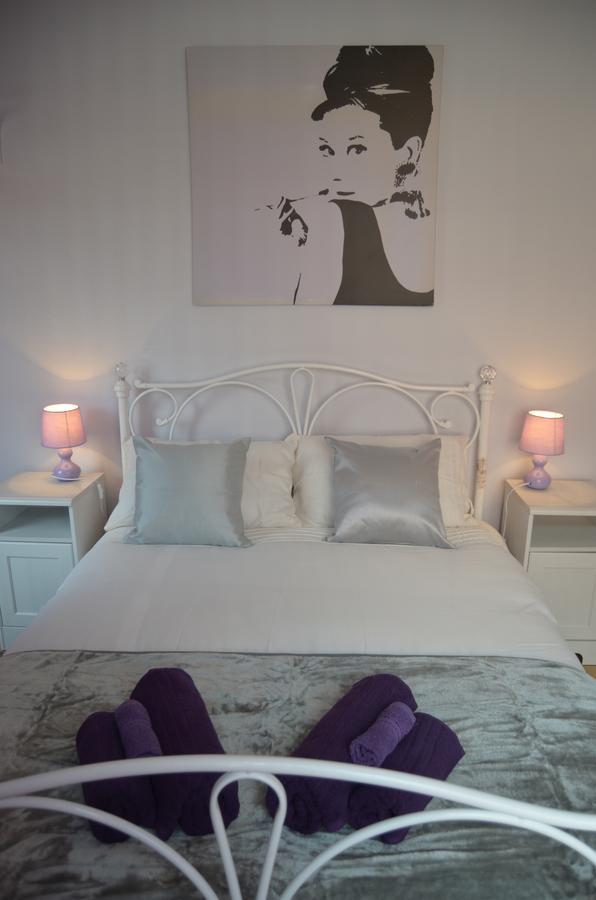 Old Trafford Guest House Sale Exteriör bild