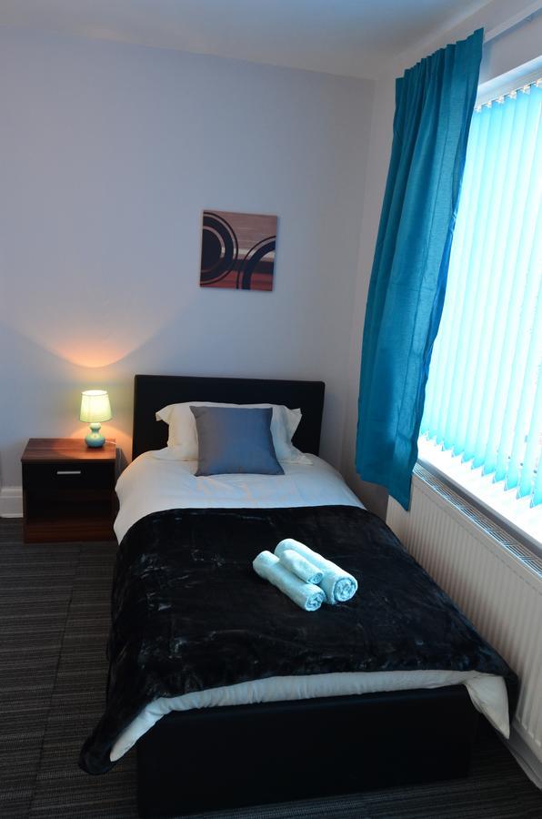 Old Trafford Guest House Sale Exteriör bild